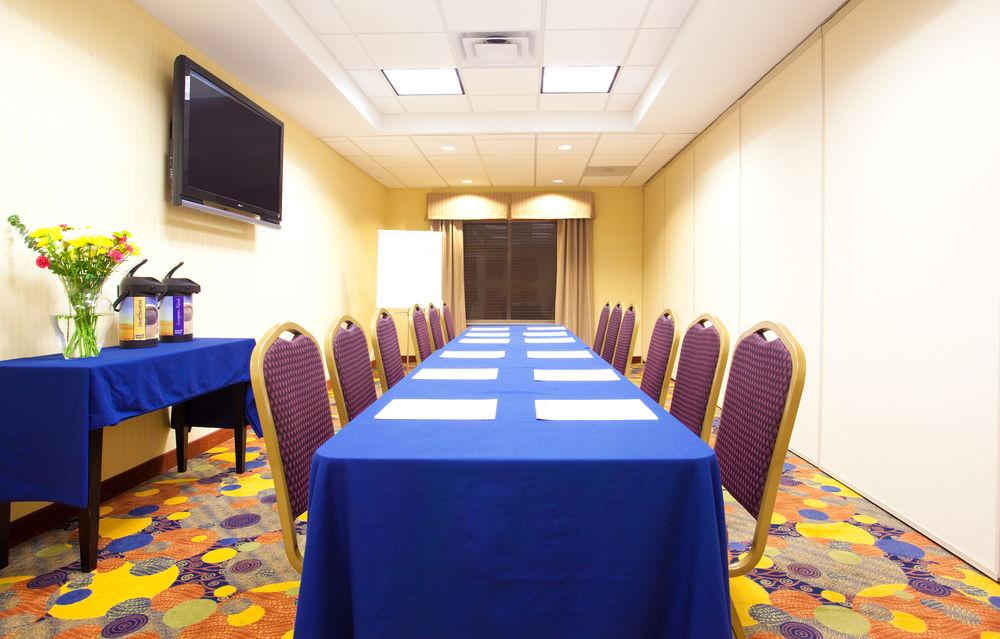 Holiday Inn Express Hotel & Suites Waukegan/Gurnee By Ihg מראה חיצוני תמונה