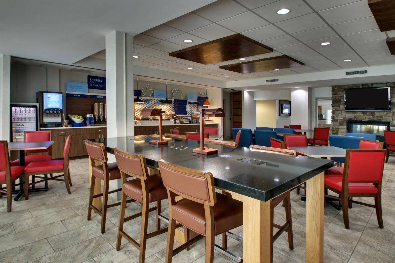 Holiday Inn Express Hotel & Suites Waukegan/Gurnee By Ihg מראה חיצוני תמונה