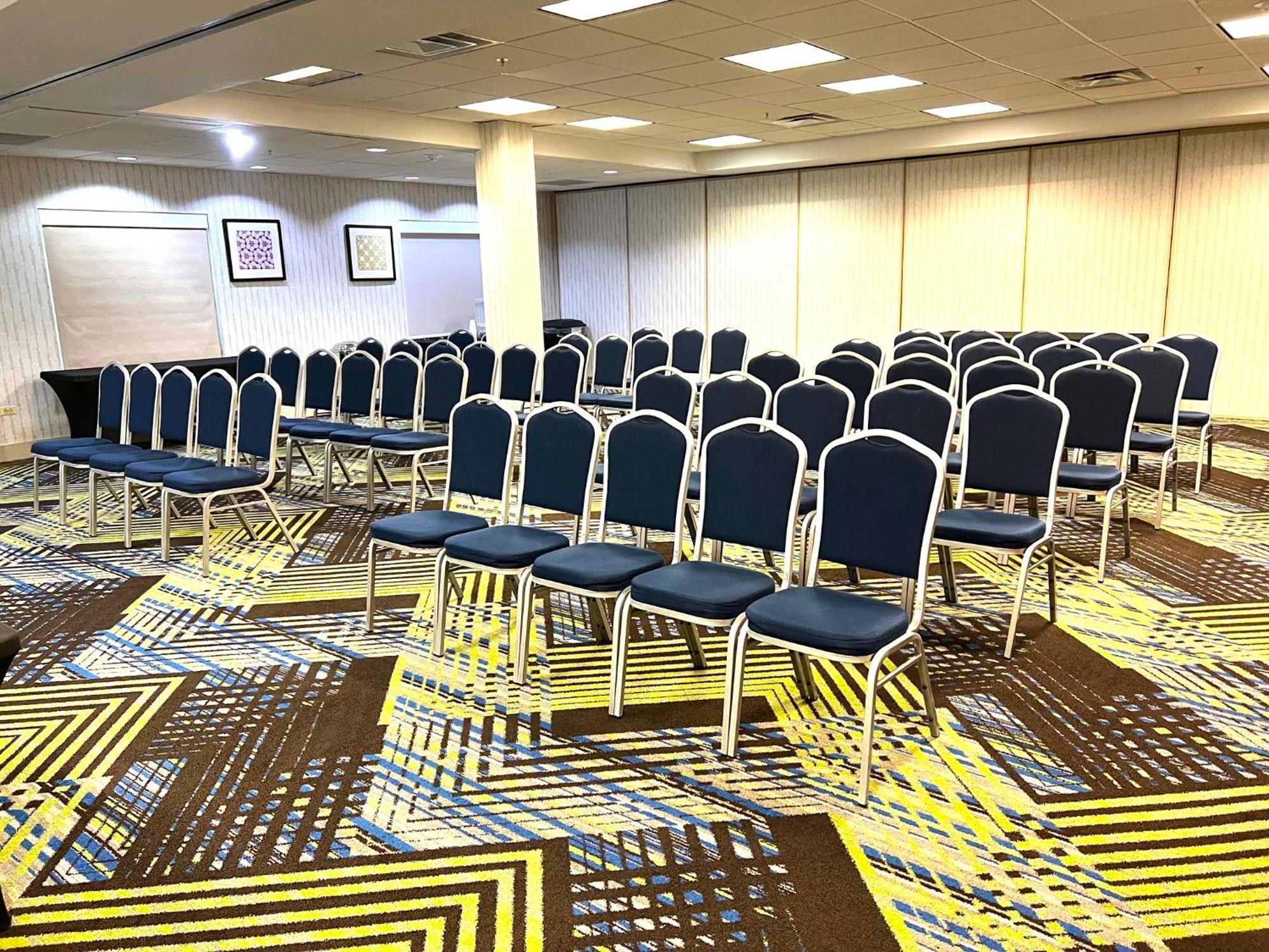 Holiday Inn Express Hotel & Suites Waukegan/Gurnee By Ihg מראה חיצוני תמונה